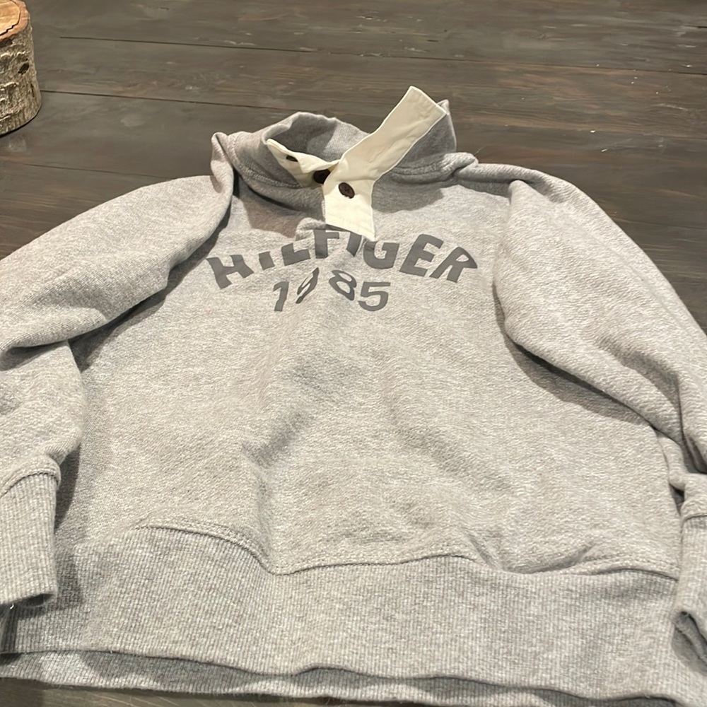 Tommy Hilfiger boys pullover sweatshirt